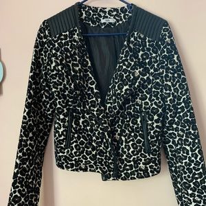 Beautiful blazer with faux leather..